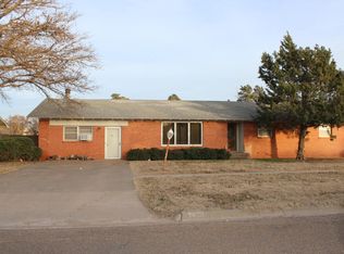 624 N Gaines Ave, Tulia, TX 79088