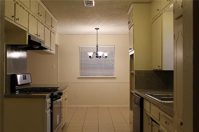 2nd image of 1816 Galahad Ln