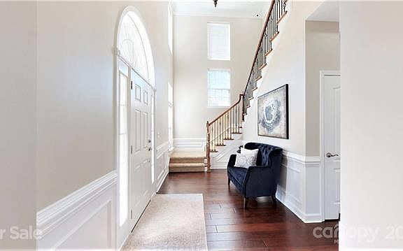 2nd image of 5001 Hedgebrook Ln