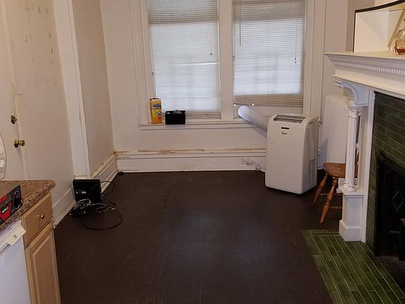 3rd image of 324 S 43rd St #1F