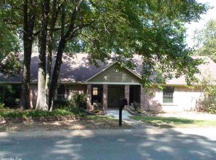 2 Platte Dr, Maumelle, AR 72113