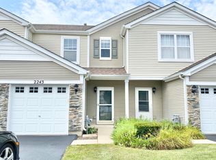 2243 Flagstone Ln #2243, Carpentersville, IL 60110