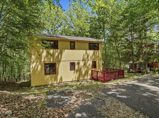 5926 Decker Rd, Bushkill, PA 18324