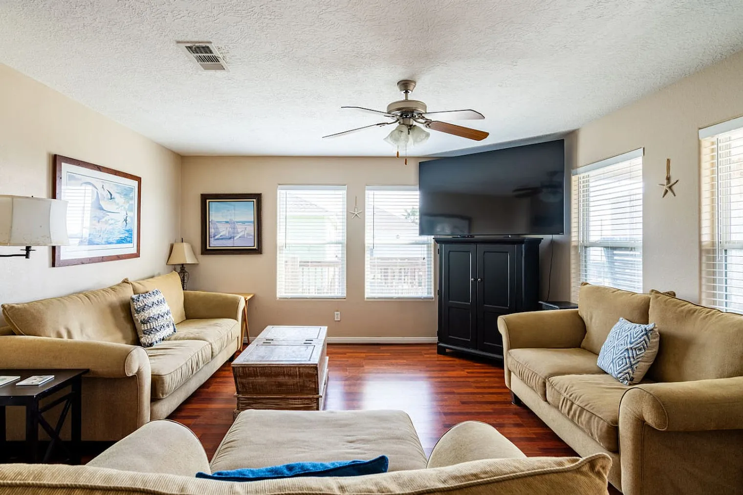 3 bed, 2.0 bath, 1539 sqft, $3,441 — Photo 1