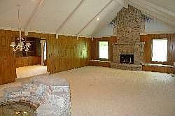 4th image of 18070 Berry Hill Dr