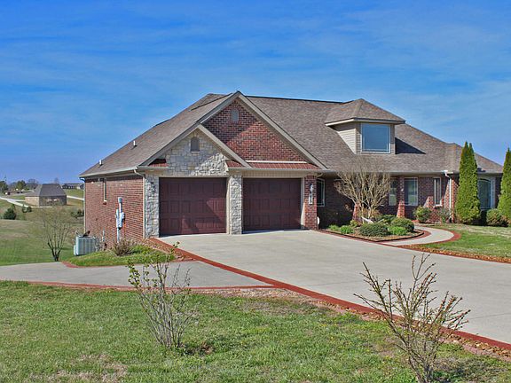2nd image of 85 Tuscany Dr