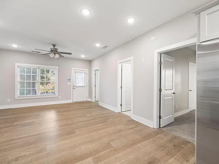 1097 Sims St SW — Photo 17