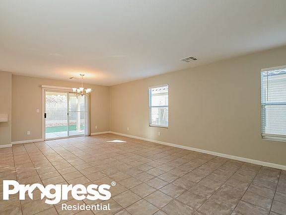 4th image of 9569 Green Spruce St