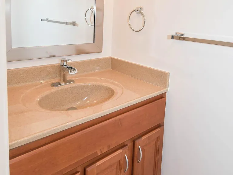 4444 Lindell Blvd #7 — Photo 22