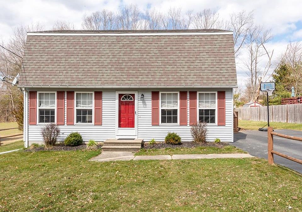 1st image of 33 Fox Run Dr