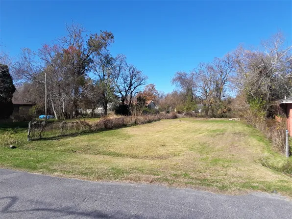 2302 Boss St, La Marque, TX 77568