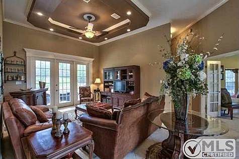 5th image of 2916 Royal Isle Dr #6