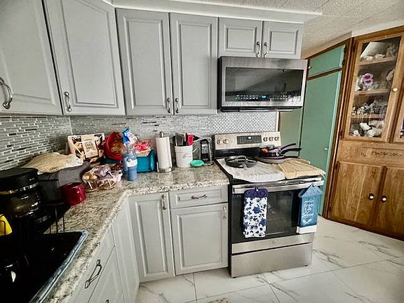 4th image of 102 Leafwood Ln