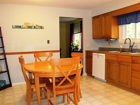 5th image of 4456 Camellia Ln