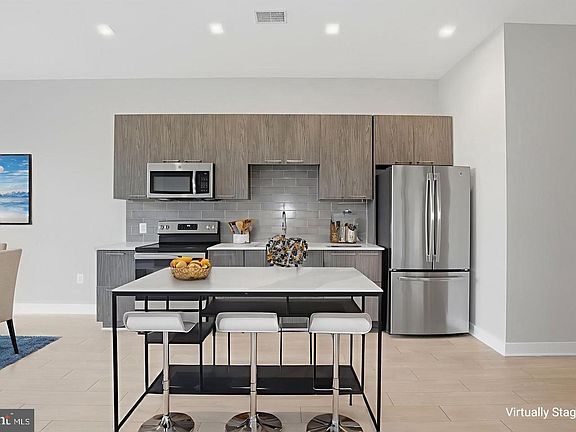 5th image of 989 S Buchanan St Unit 410