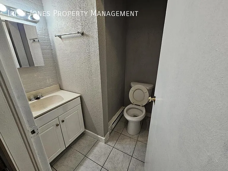 1817 Pine Ave #3 — Photo 3