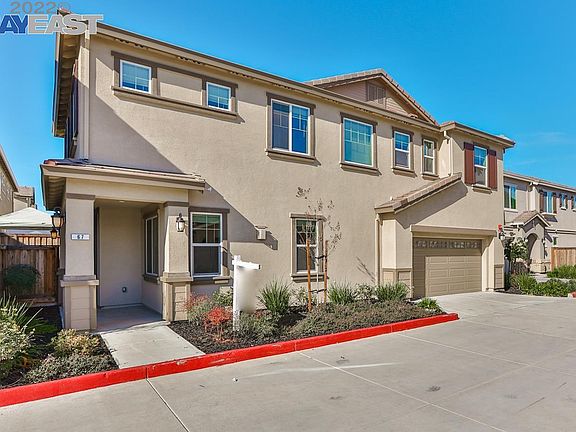 2nd image of 67 Belle Harbor Cir