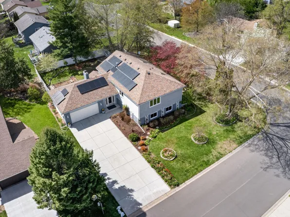 798 Sunset Dr, Eagan, MN 55123
