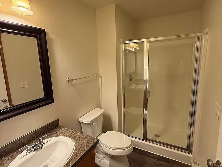 205-211 Thompson Pl — Photo 7