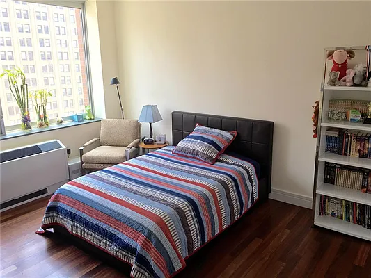 Rented by Space Marketing Shop | media 26