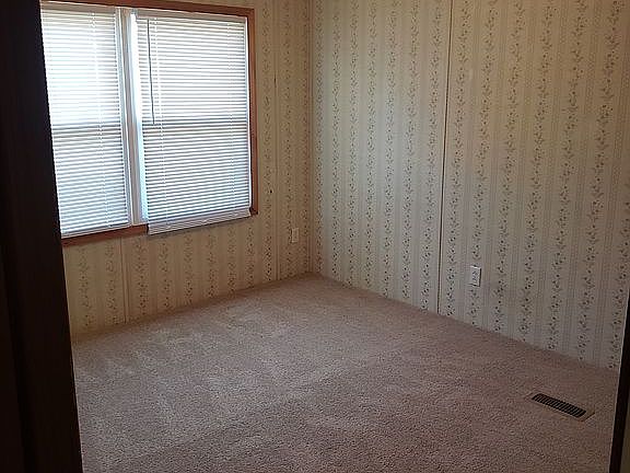 3rd image of 327 Cattail Ln