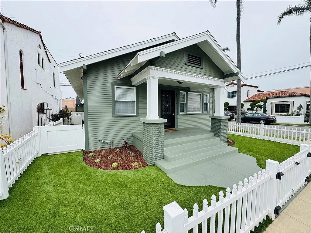 2 bed, 1008 sqft, $4,600 — Photo 3