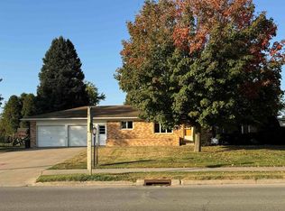 424 W Main St, La Porte City, IA 50651