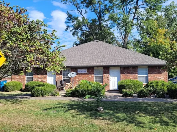 (undisclosed Address), Bentonville, AR 72712