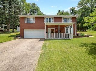 4695 Robert Dr, Bethel Park, PA 15102