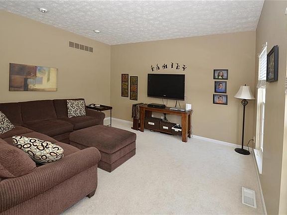 3rd image of 7899 Golden Meadow Dr