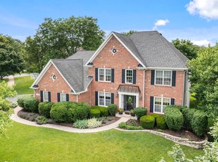 158 Derby Glen Dr, Glen Ellyn, IL 60137