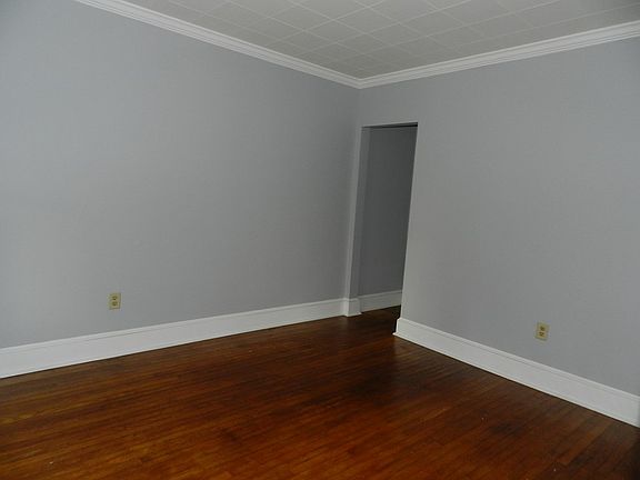 5th image of 712 Johnson St