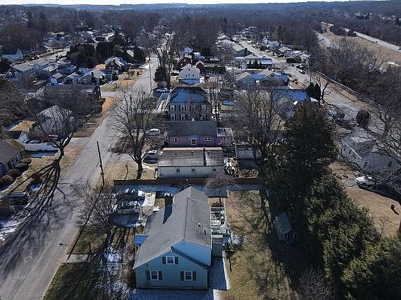 5th image of 108 Angell Ave