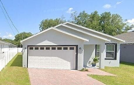 1st image of 821 Land Ave