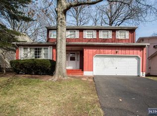 47 Campeau Pl, Bergenfield, NJ 07621