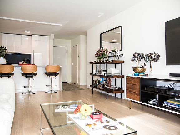 3rd image of 301 W 53rd St APT 9G