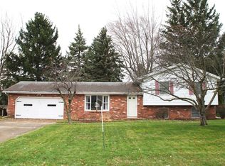 1317 Bourgogne Ave, Bowling Green, OH 43402