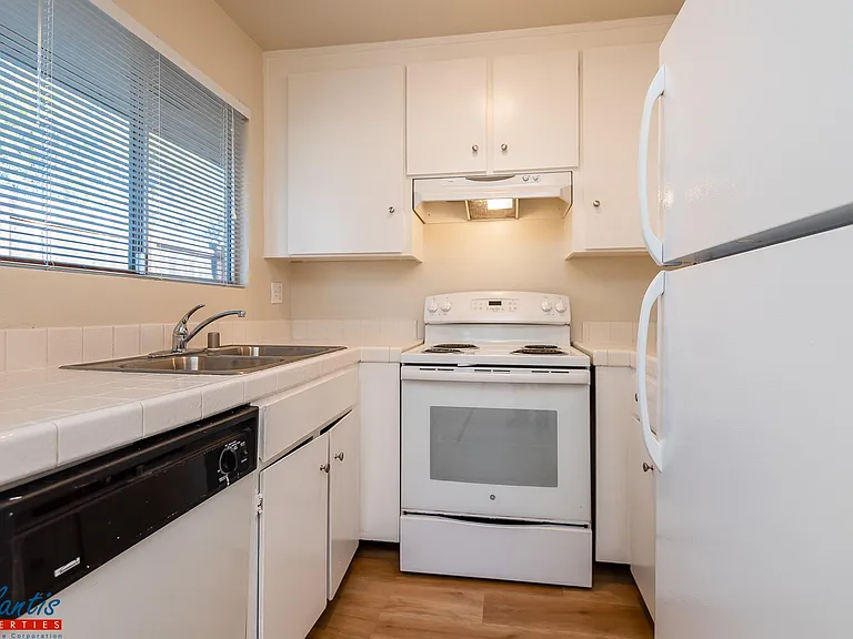 100 Caledonia St #1 — Photo 4