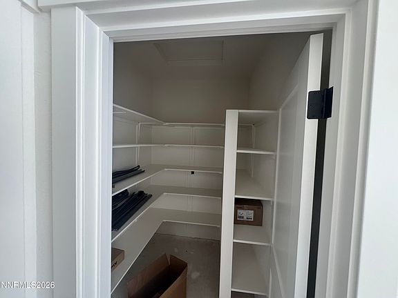 4th image of 747 Karen Ct