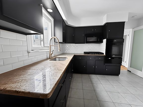 2nd image of 517 5th St #2