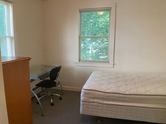 5th image of 203 Williams St #3