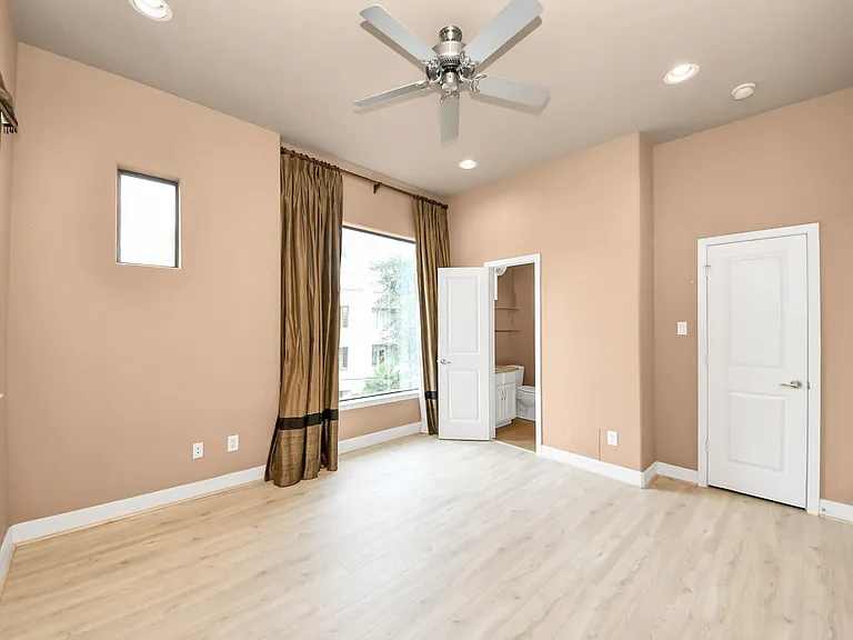 5217 Lillian St — Photo 14