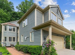 3152 Elmendorf Dr, Oakton, VA 22124