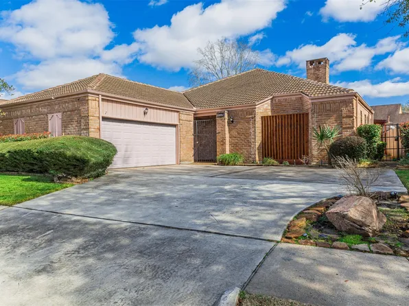 1319 Ambergate Dr, Houston, TX 77077