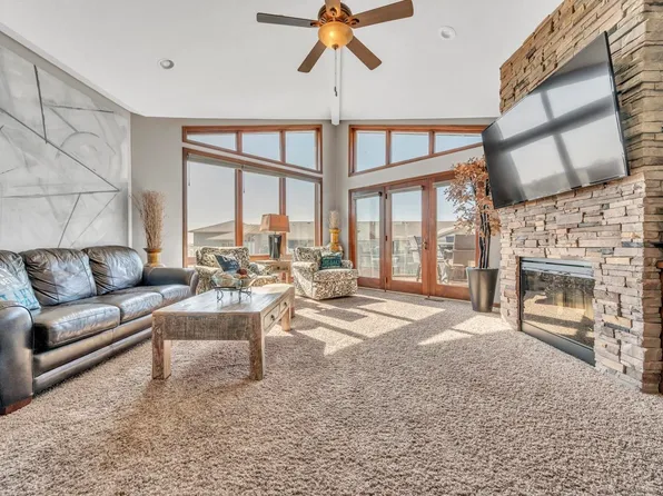 445 240th Ave #401, Arnolds Park, IA 51331