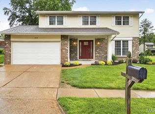 1379 Green Birch Dr, Fenton, MO 63026