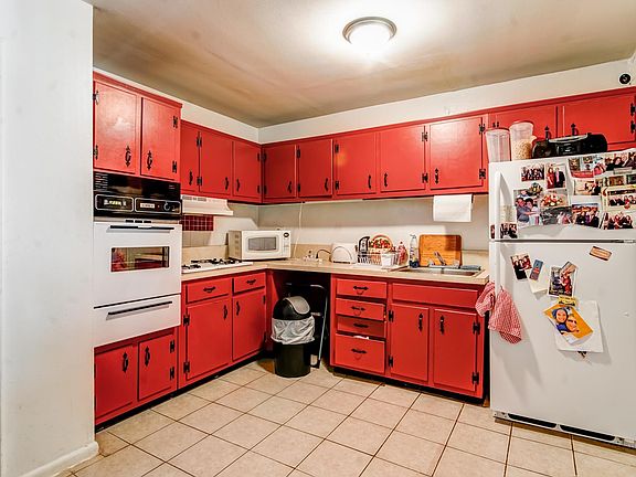 4th image of 177 Vose Ave #2B