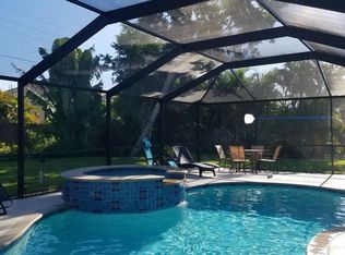 617 101st Ave N, Naples, FL 34108