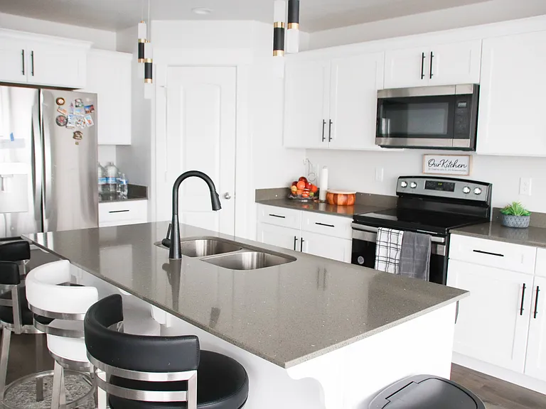 1531 W Stone Gate Dr — Photo 5