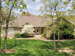 1205 SW Winport Dr, Blue Springs, MO 64015